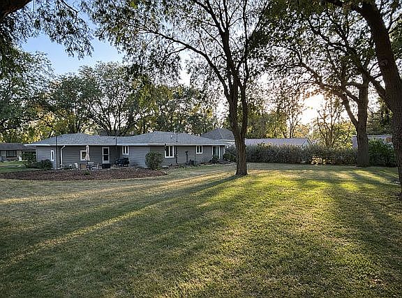 4th image of 403 4th St