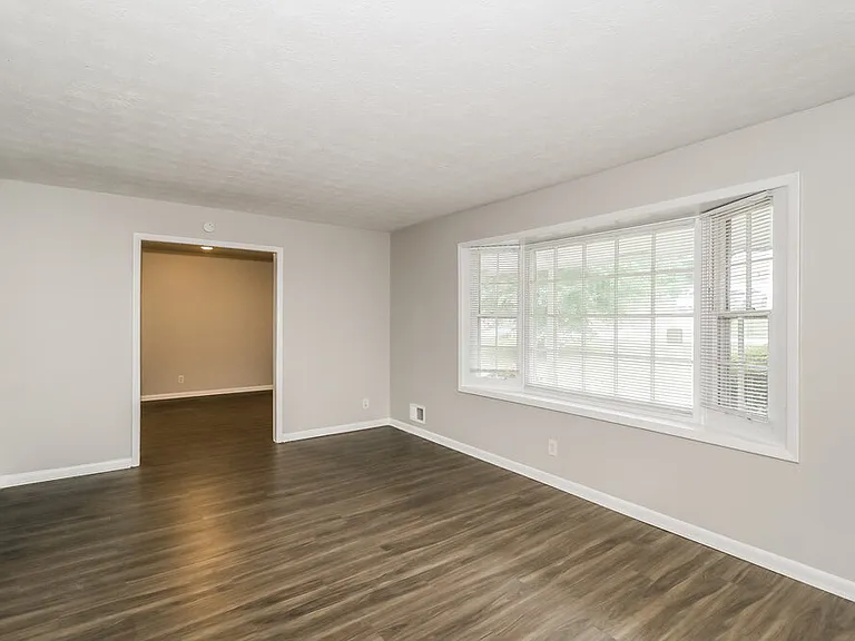 1210 Maple St SE — Photo 4