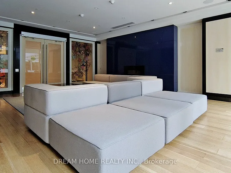 30 Roehampton Ave #2902 — Photo 46