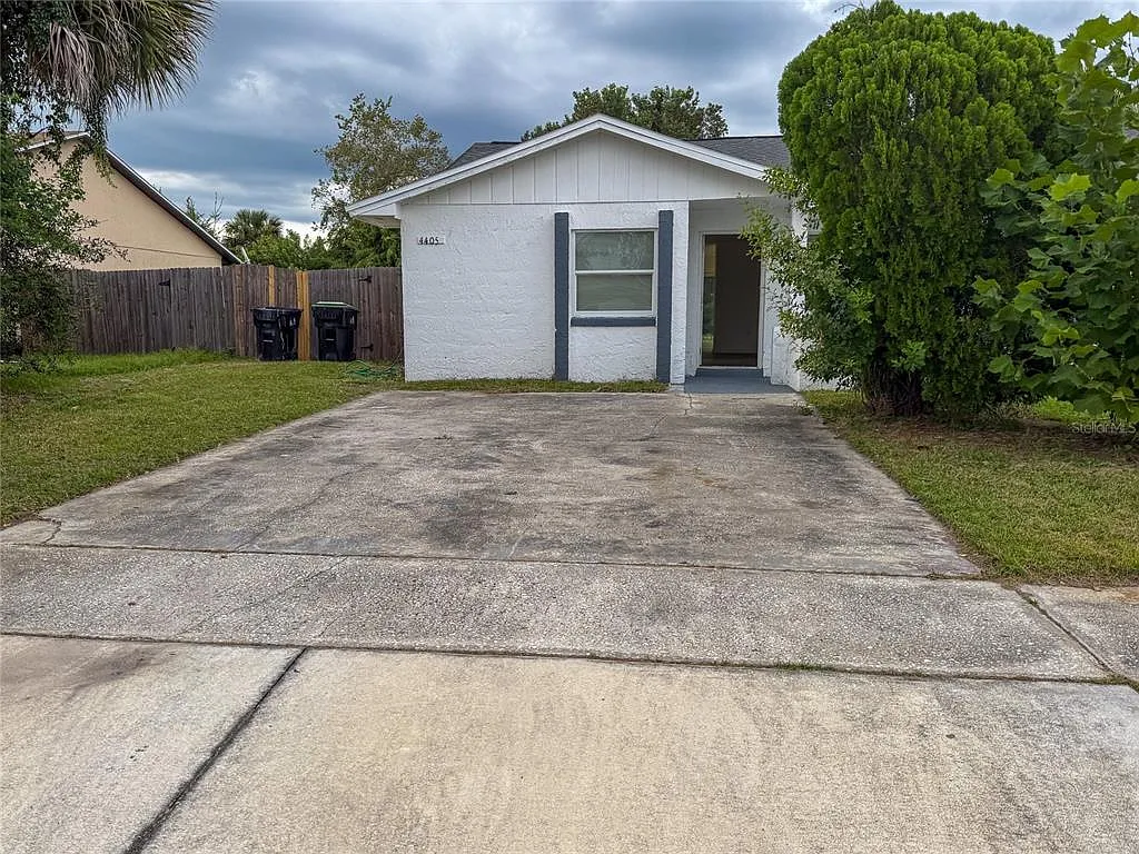 2 bed, 2.0 bath, 1027 sqft, $1,850 — Photo 2