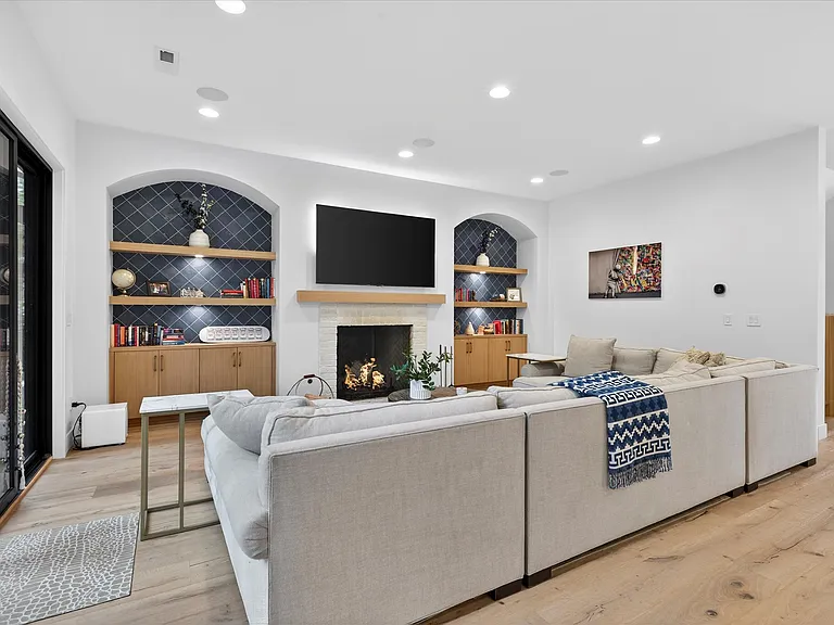 825 Ellis Ave — Photo 32