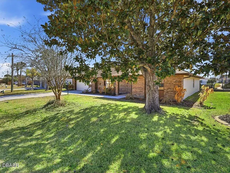 10 Flametree Ct — Photo 3