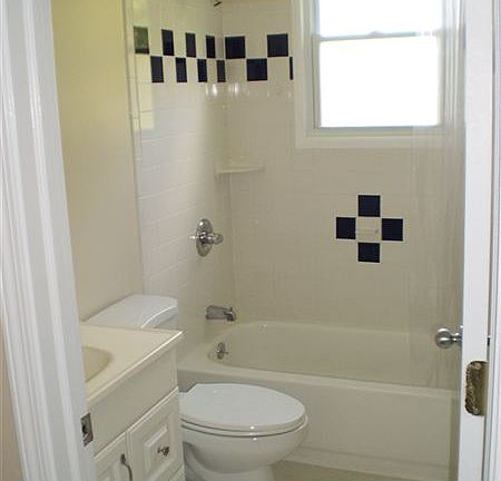 2nd bathroom