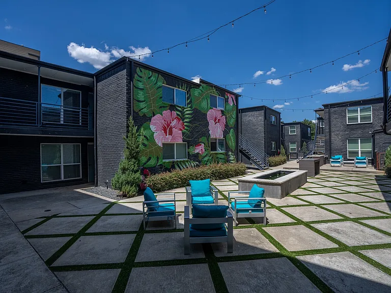 The District — Photo 9
