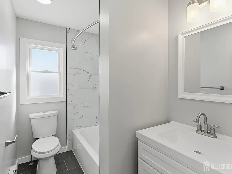 19 Evelyn Ct — Photo 7