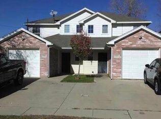 1205 Village Garden Dr, Azle, TX 76020