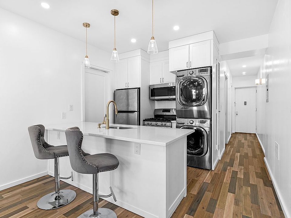 1st image of 309 E Houston St APT 4E