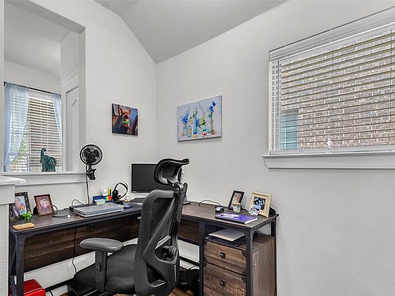 5th image of 2537 Pettus Dr