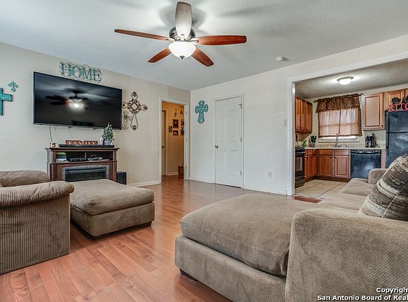 2nd image of 1314 W Hollywood Ave