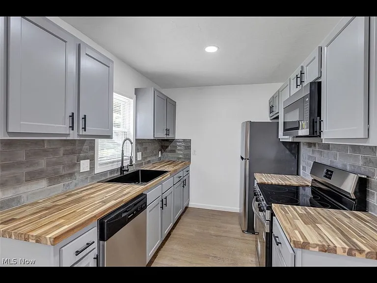 67 Pierce Ave — Photo 8