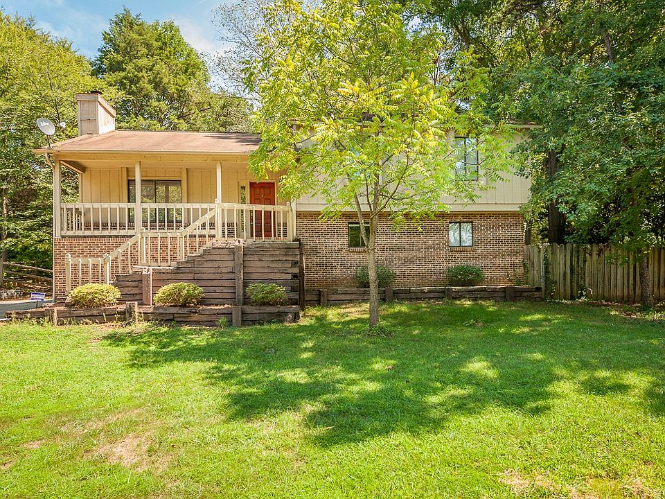 1st image of 108 Creek Valley Dr