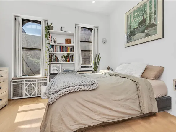 304 Columbus Avenue image 1 of 5