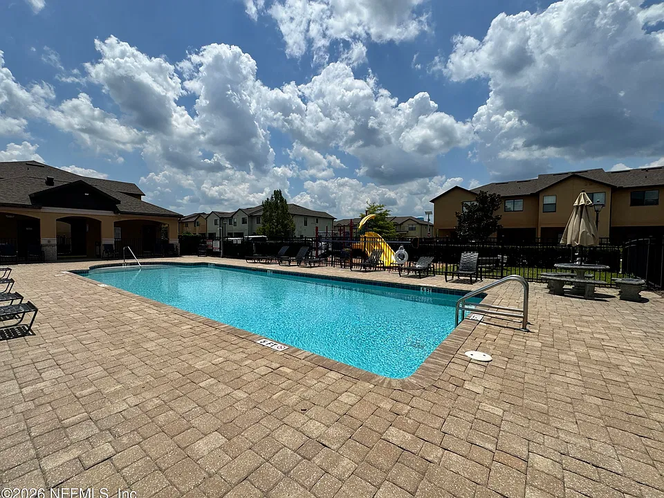 617 Drake Bay Ter