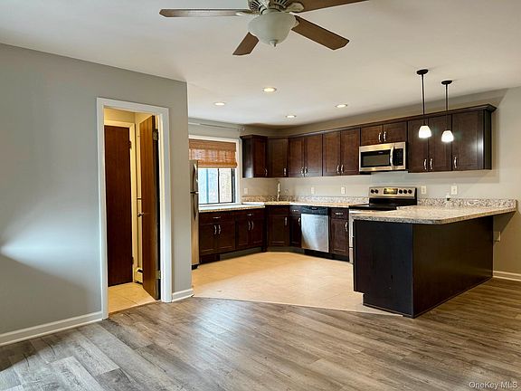 5th image of 93 Windermere Ave #B