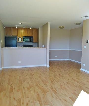 2nd image of 124 Glengarry Dr #7-304