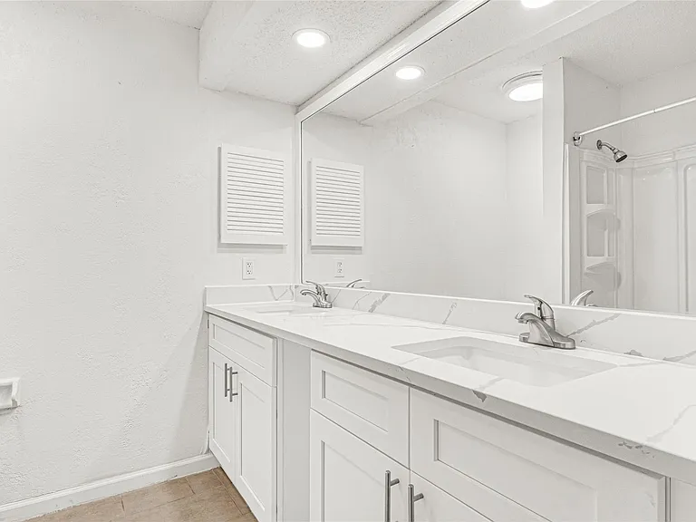 2022 Lakewood Ct — Photo 24