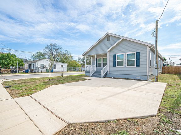 3rd image of 1420 Burleson