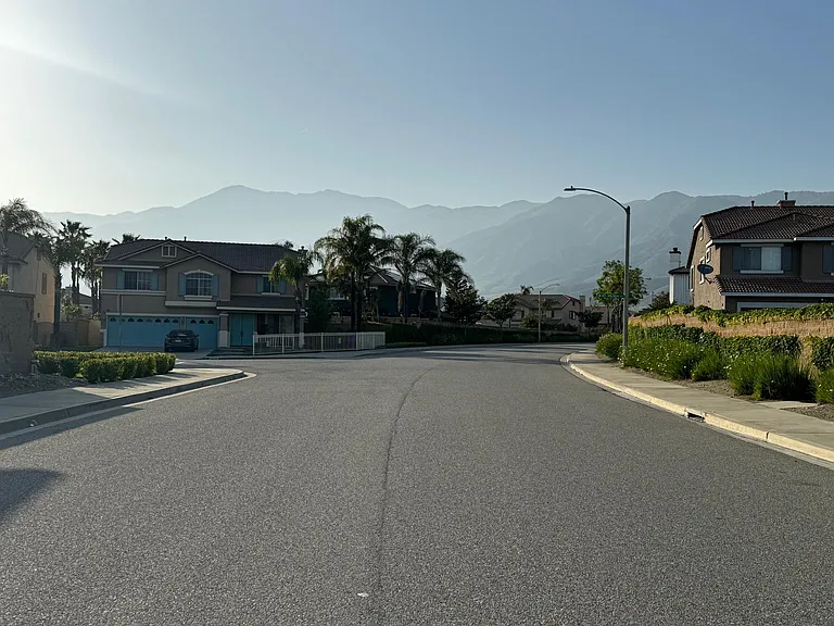 14975 Mount Wilson Ln — Photo 36