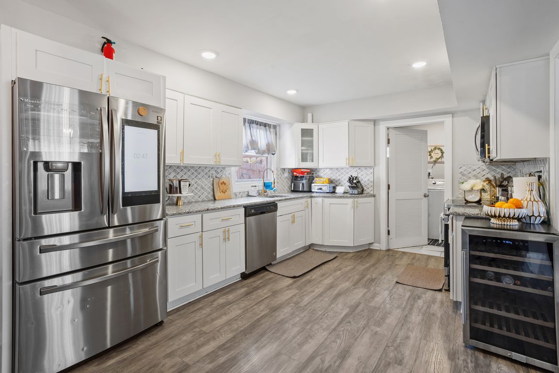 next background image