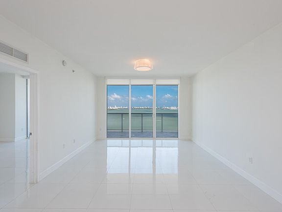 4th image of 600 NE 27th St APT 3002