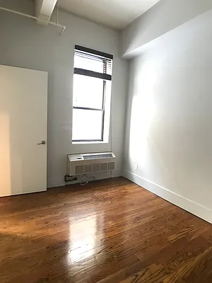 Rented by City Vista Inc | media 6