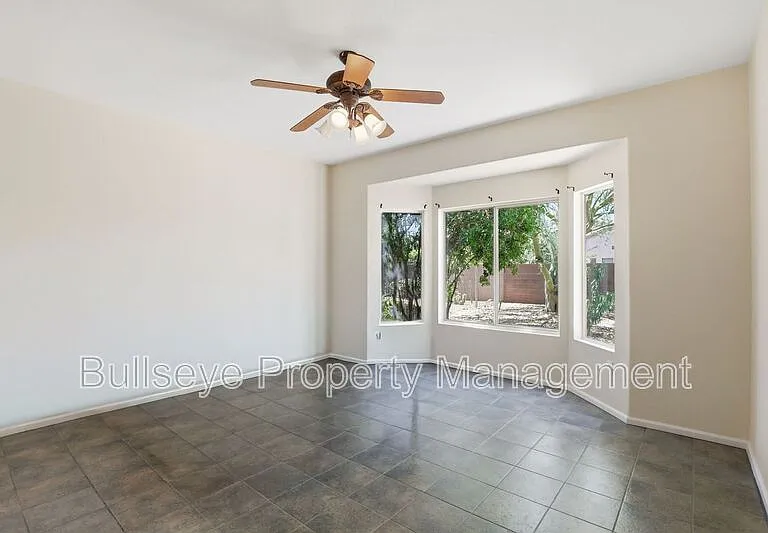 15893 W Arrowhead Dr — Photo 16