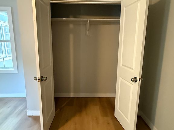 3rd image of 922 S 21st St