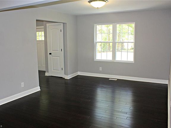 5th image of 4508 Doncaster Dr