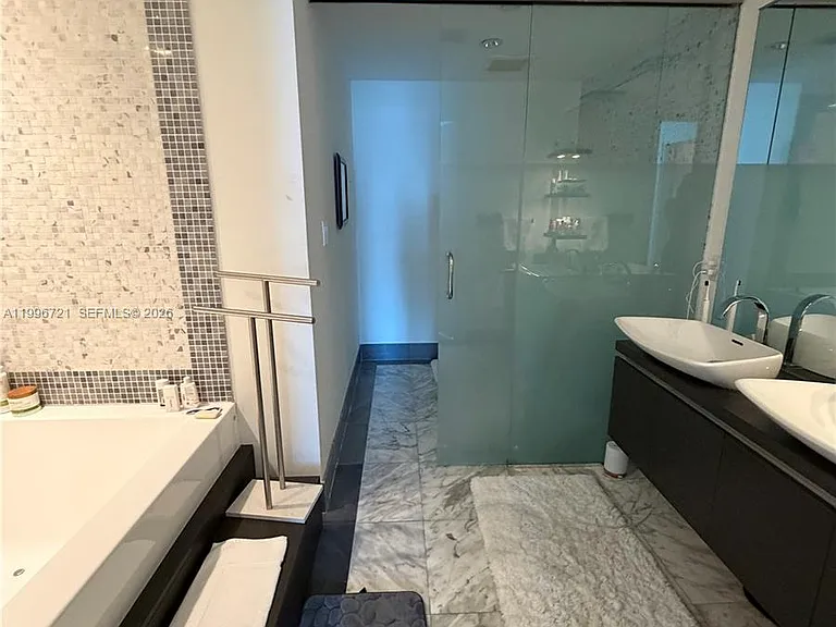200 Biscayne Boulevard Way #3709 — Photo 5