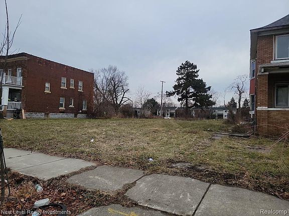 2nd image of 7427 Churchill St