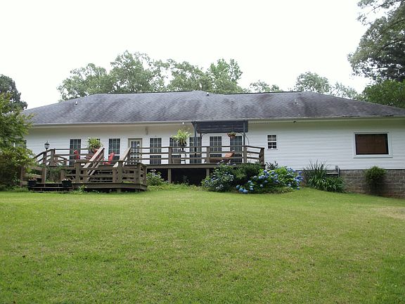 5th image of 141 Club Dr