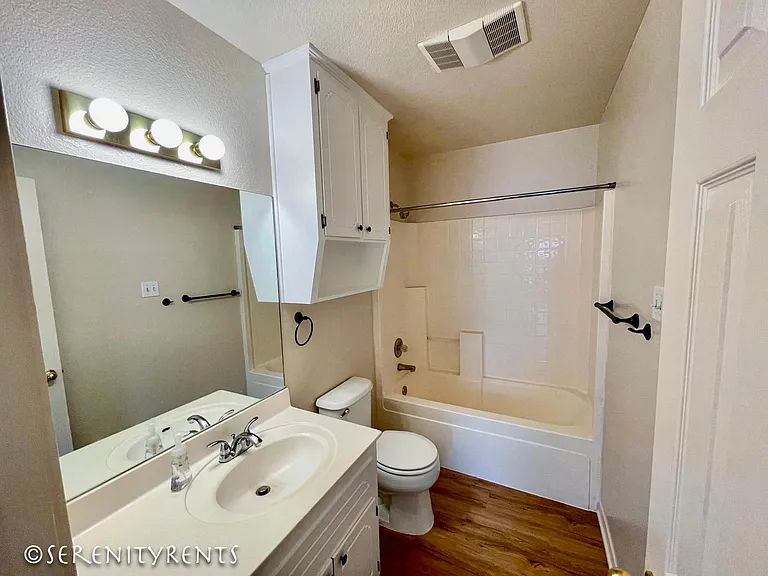 5209 Morning Glen Ln #B — Photo 8