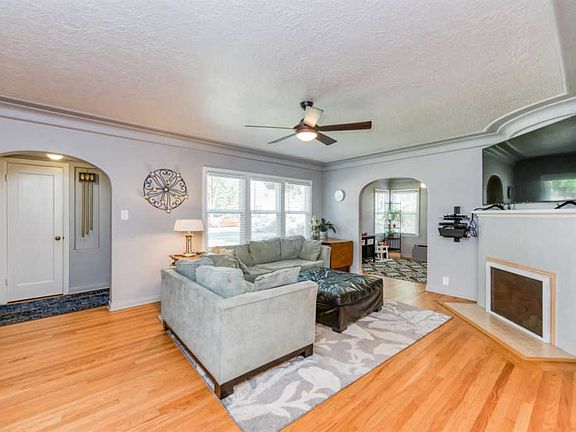 3rd image of 2045 N Farris Ave