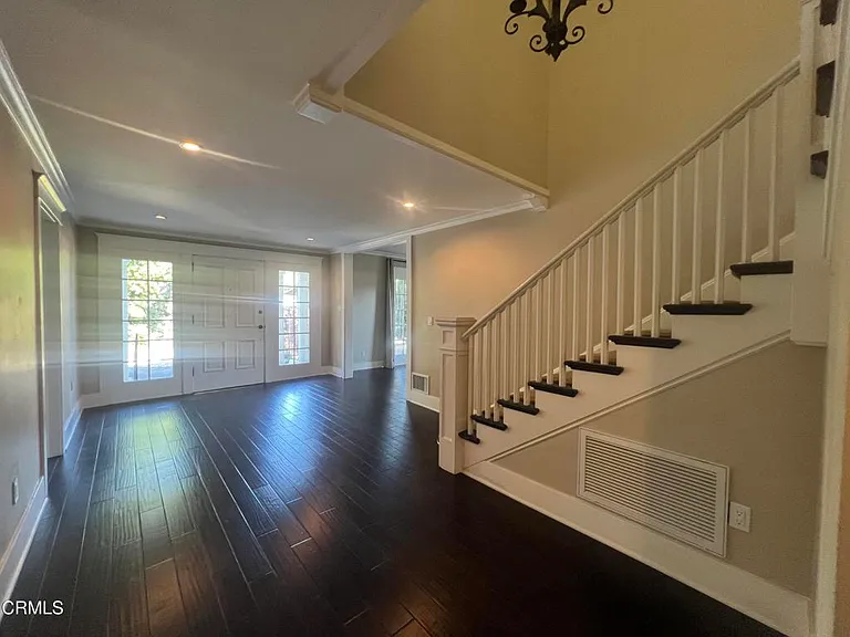 623 Charter Oak St — Photo 3