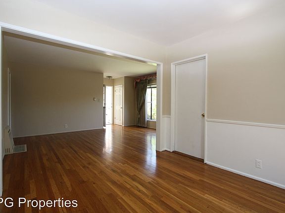 5th image of 2832 Sandwood St