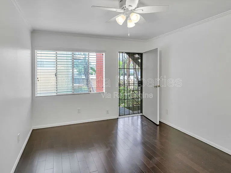 5357 La Jolla Blvd — Photo 13