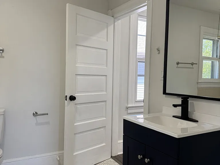 517 Bentley Ave — Photo 13