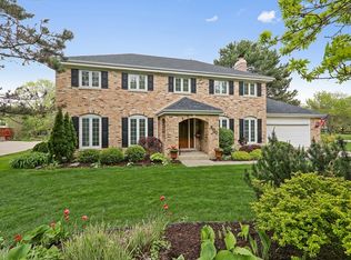 500 Forest Mews Dr, Oak Brook, IL 60523