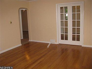 5th image of 125 Fay Ave