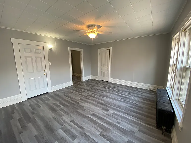 236 W Pomfret St #2A — Photo 3