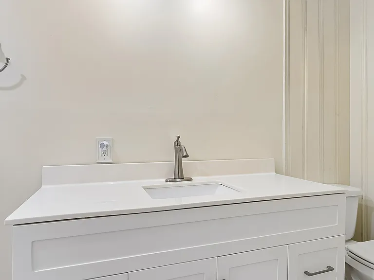 5034 Victoria Ave #B — Photo 15
