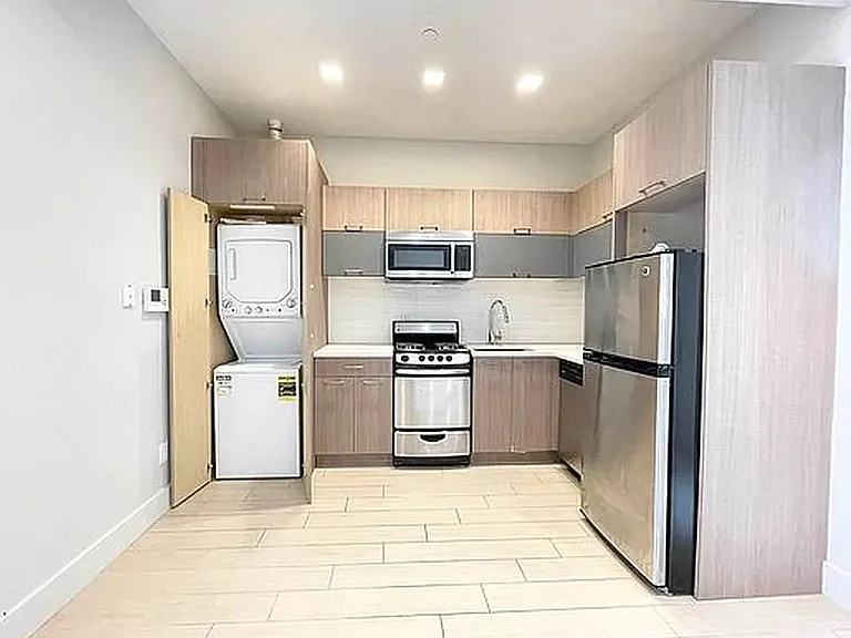 272 W 139th St #3F — Photo 1