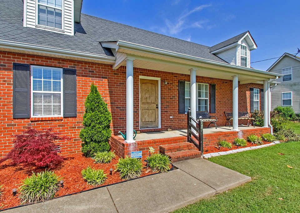 1st image of 216 Loxley Ln