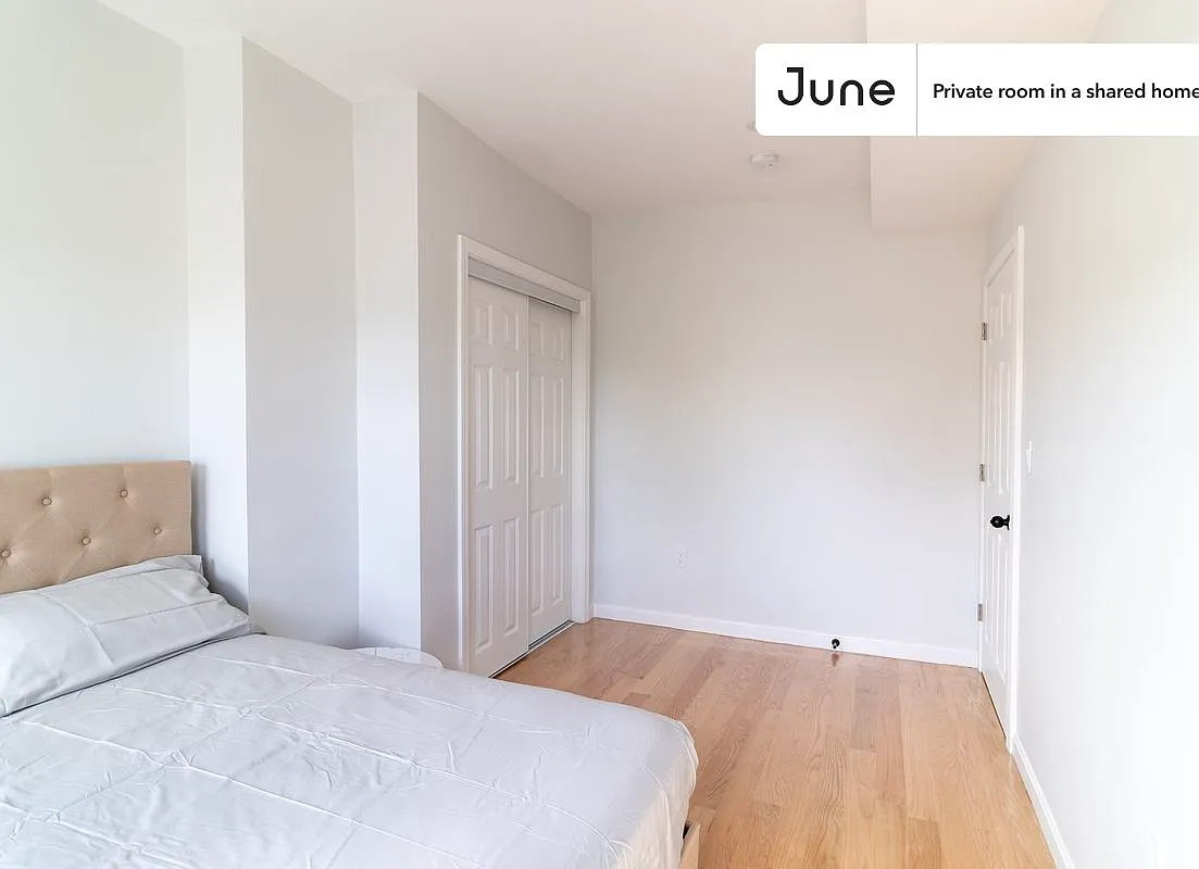 Full bedroom in 3 bed/2 bath home in JFK/UMass #1756 B — Photo 2