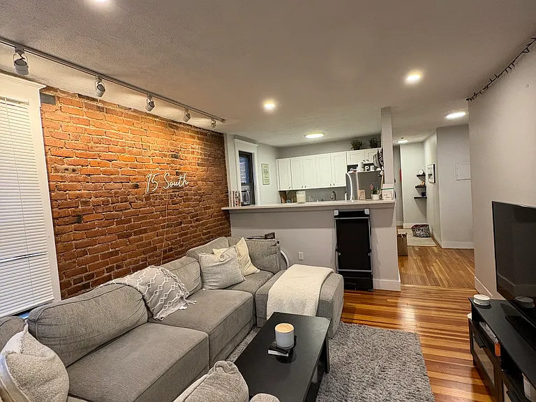 15 South St #6 — Photo 2