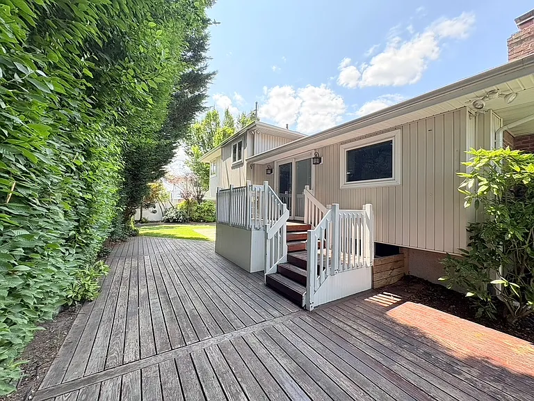 2 Kent Pl — Photo 17