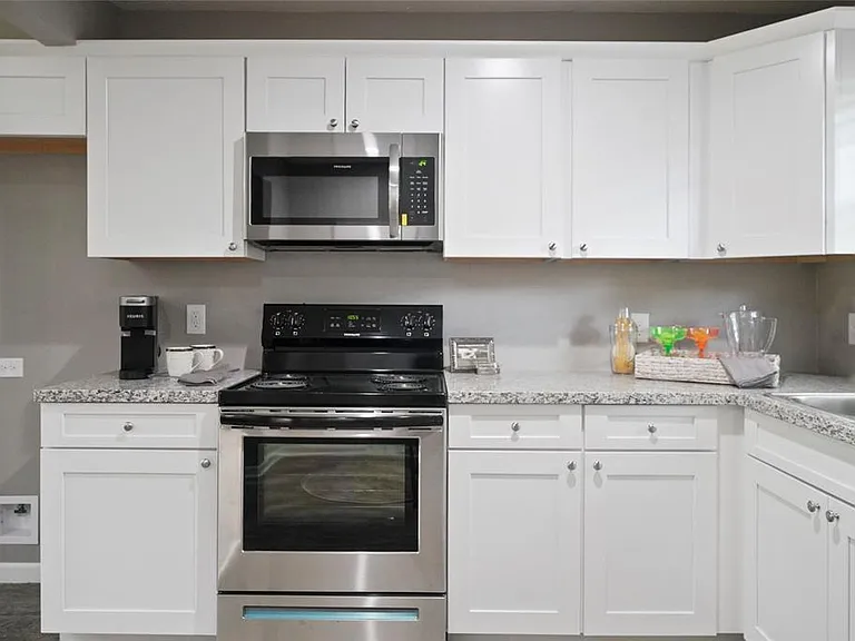 3508 Balboa Cir — Photo 11