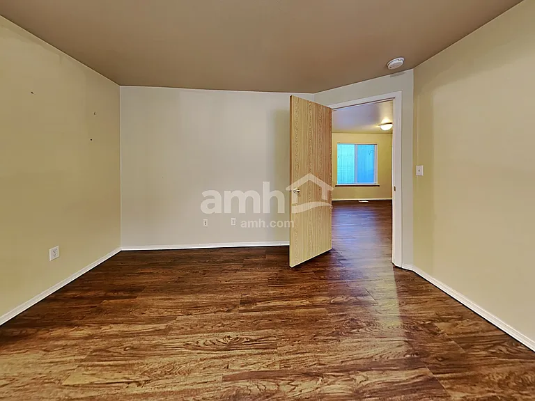 2709 9th St SE — Photo 10