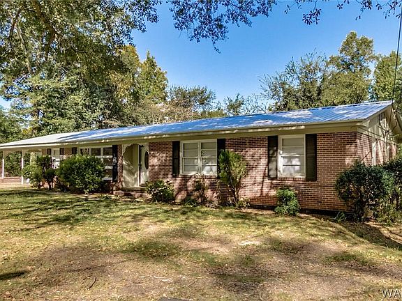 2nd image of 4 Dogwood Ln