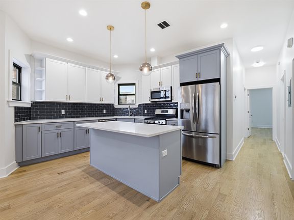 3rd image of 32 Charles St #201